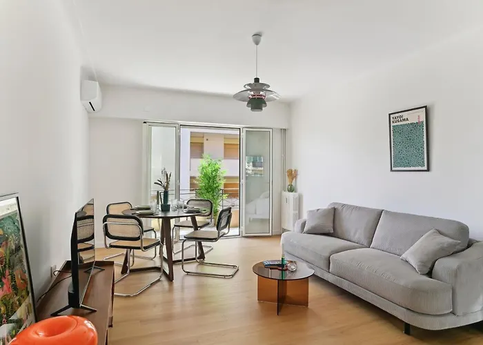 Designer Flat, Luxurious, Close From Palais, Terrasse, Private Garage, Air Conditoning